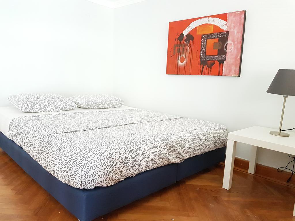 Errathens Pine Red And Taupe - Athens Center Apartment Екстериор снимка