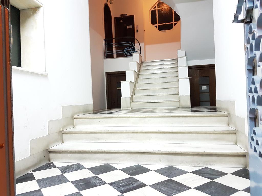 Errathens Pine Red And Taupe - Athens Center Apartment Екстериор снимка