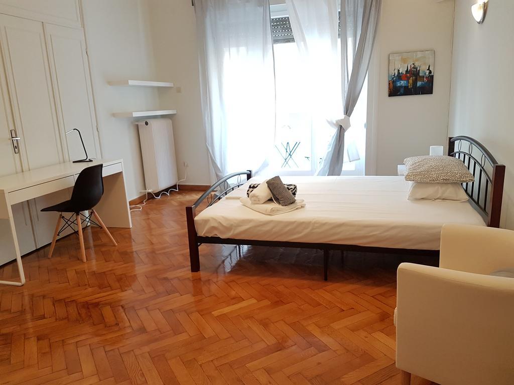Errathens Pine Red And Taupe - Athens Center Apartment Екстериор снимка