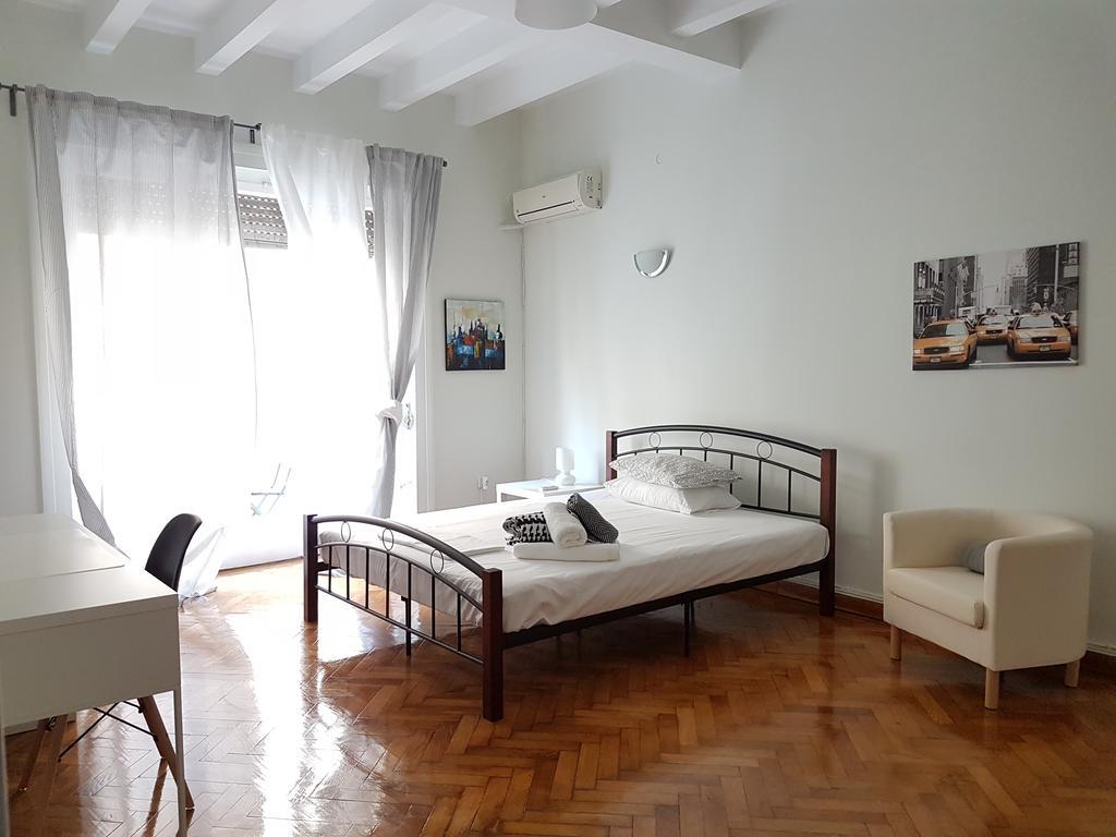 Errathens Pine Red And Taupe - Athens Center Apartment Екстериор снимка