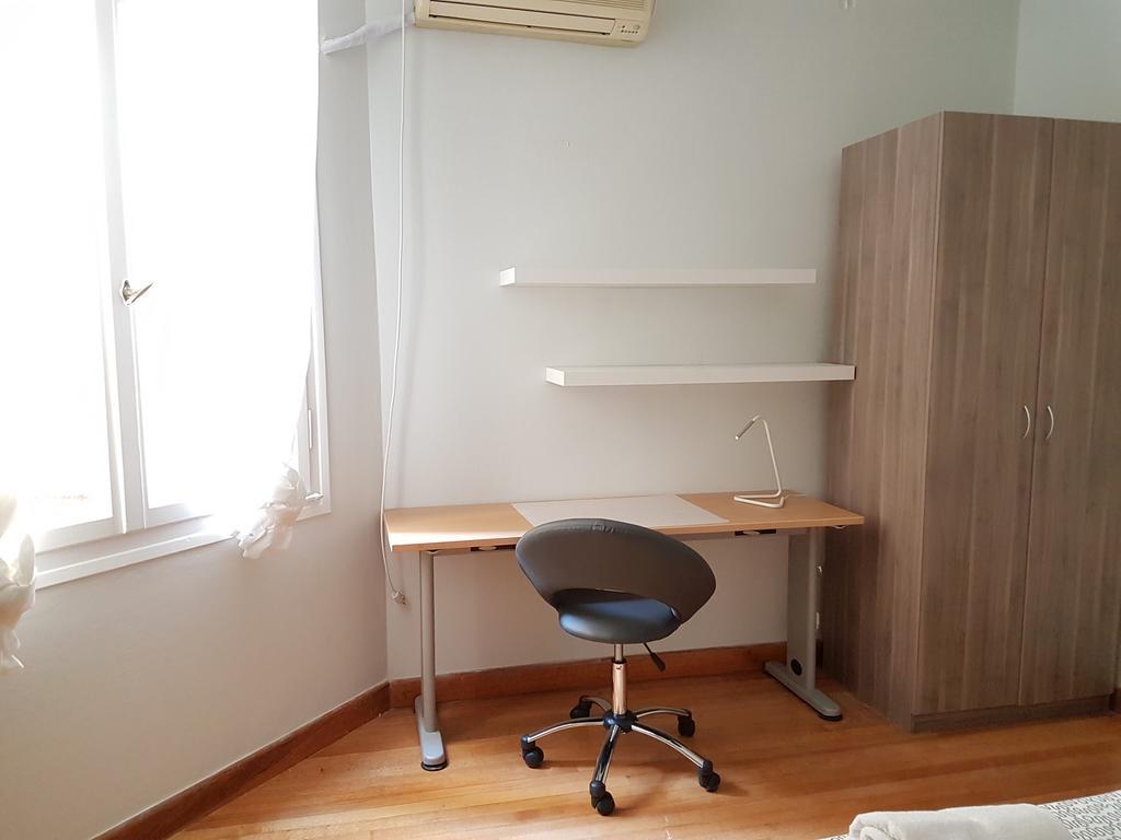 Errathens Pine Red And Taupe - Athens Center Apartment Екстериор снимка