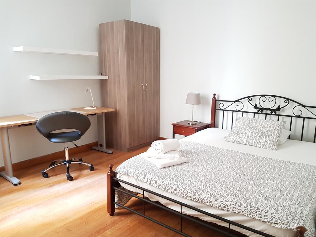 Errathens Pine Red And Taupe - Athens Center Apartment Екстериор снимка