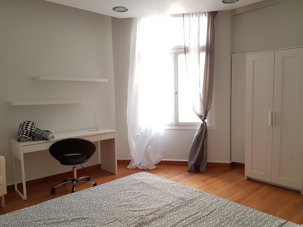 Errathens Pine Red And Taupe - Athens Center Apartment Екстериор снимка