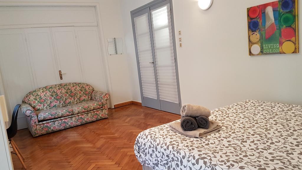 Errathens Pine Red And Taupe - Athens Center Apartment Екстериор снимка