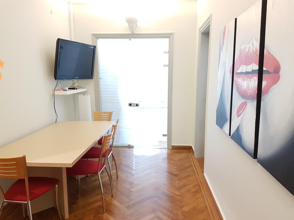 Errathens Pine Red And Taupe - Athens Center Apartment Екстериор снимка