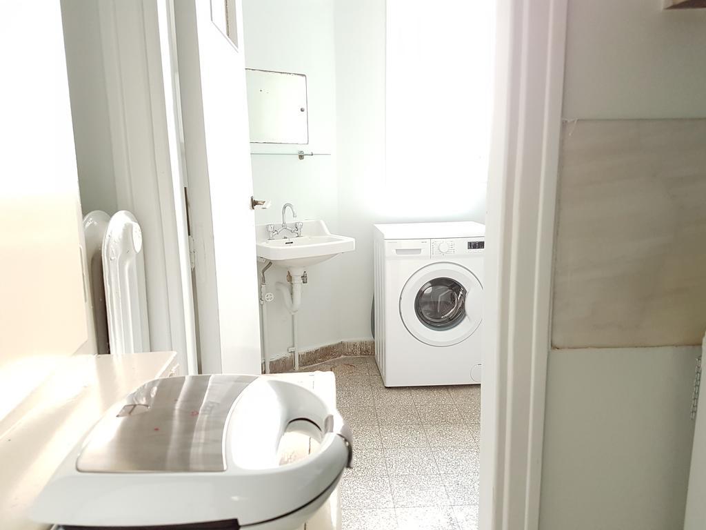 Errathens Pine Red And Taupe - Athens Center Apartment Екстериор снимка