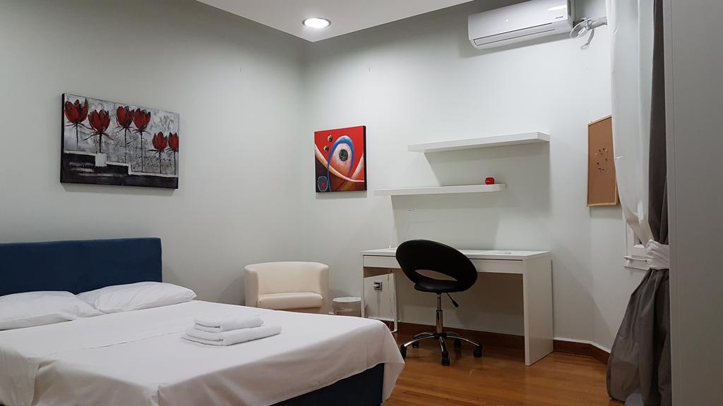 Errathens Pine Red And Taupe - Athens Center Apartment Екстериор снимка